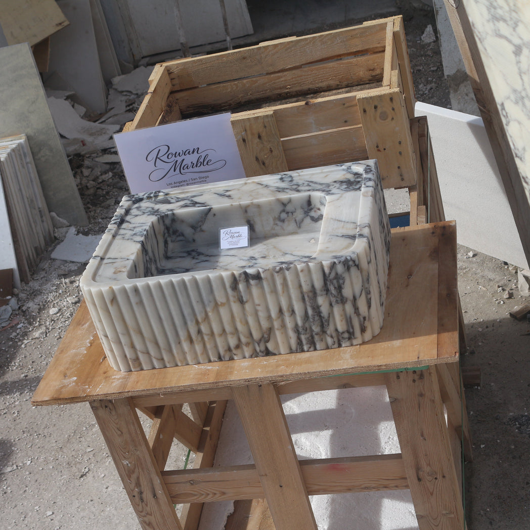 24’’ Calacatta Fluted Marble Sink