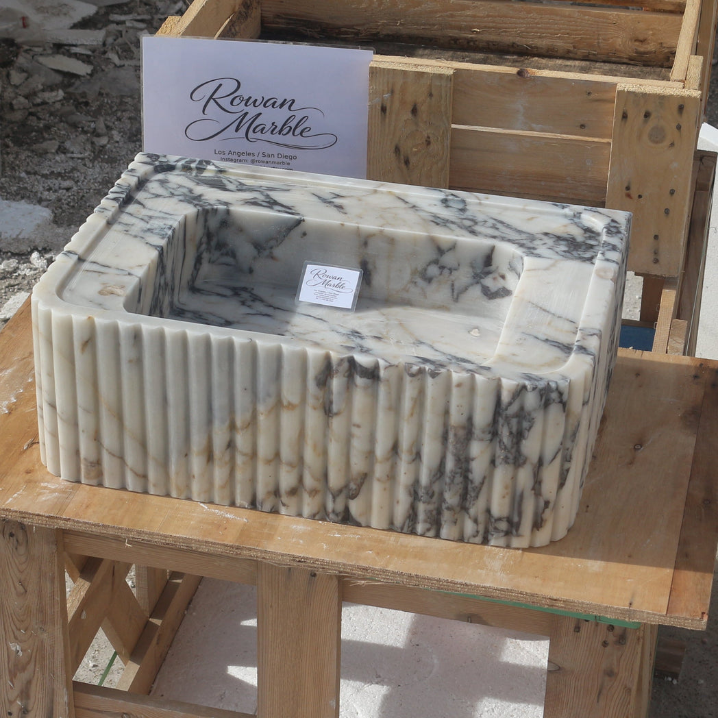 24’’ Calacatta Fluted Marble Sink