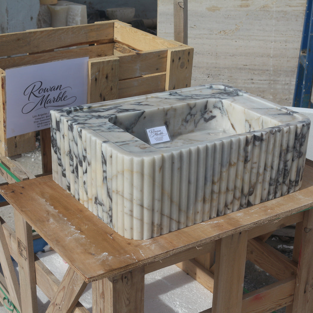 24’’ Calacatta Fluted Marble Sink