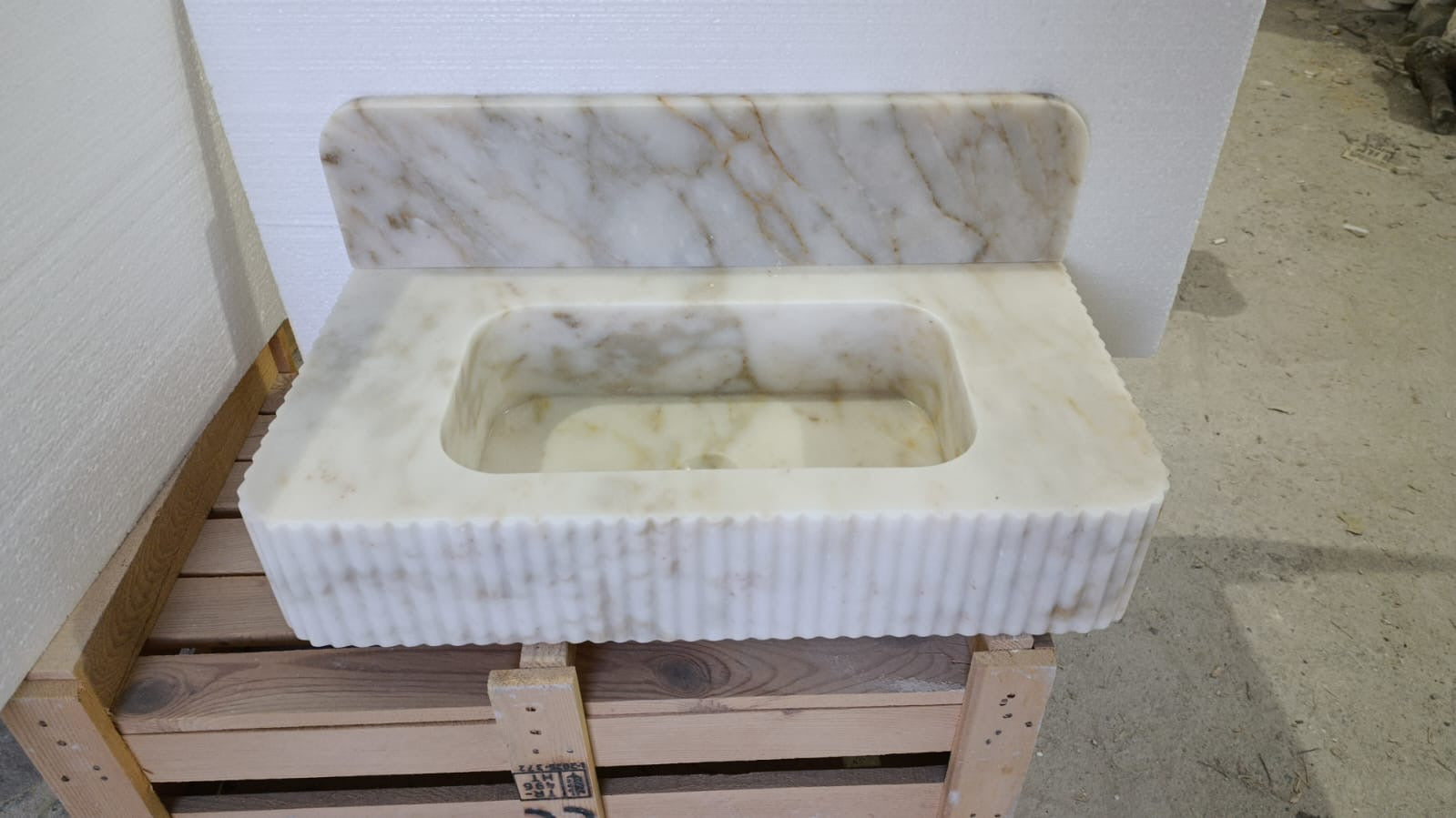 30’’ Calacatta Gold Fluted Marble Sink – Wall Mounted Floating Vanity – Luxury Bathroom Sink Handmade