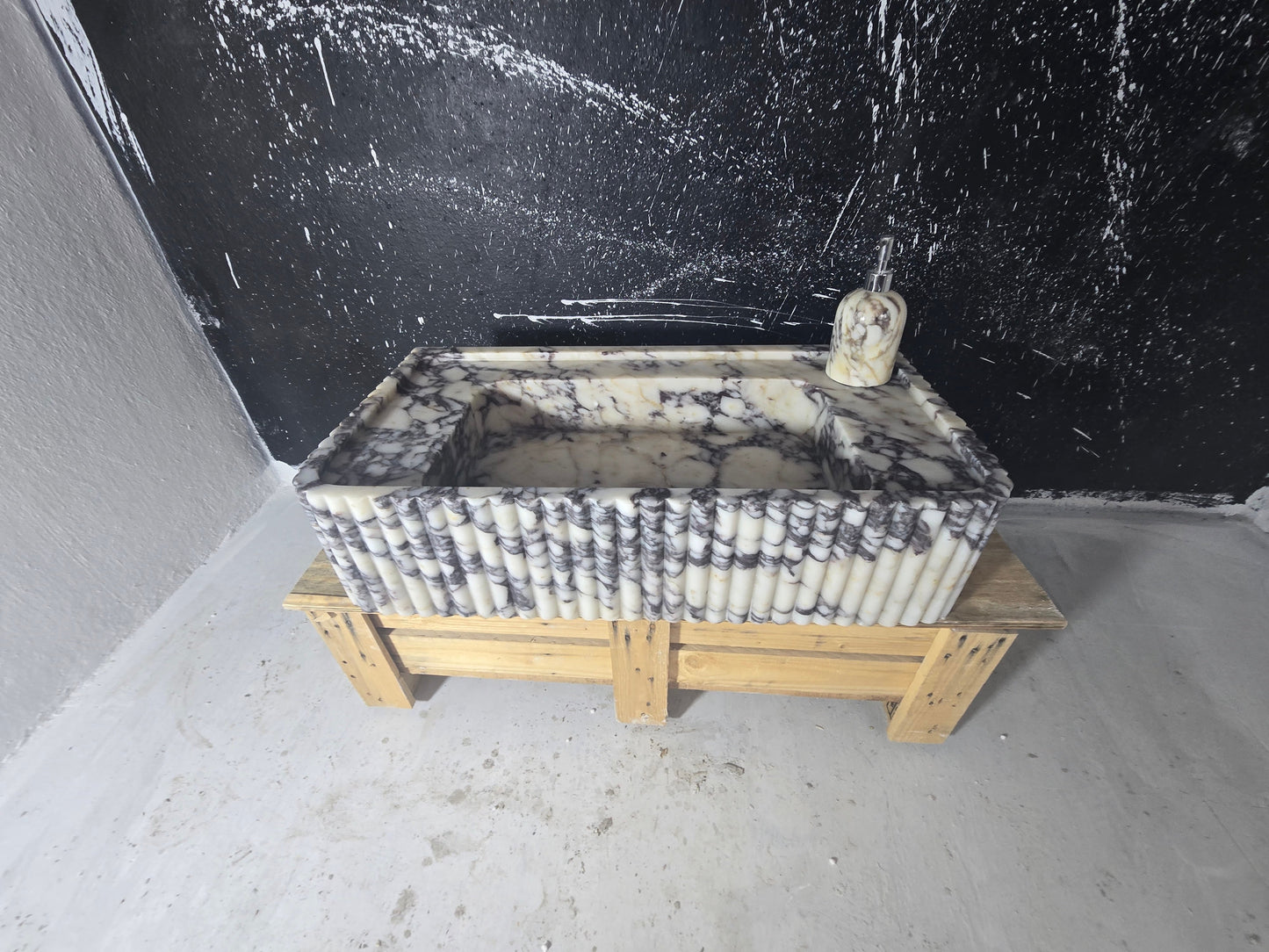 30’’ Calacatta Viola Fluted Marble Sink – Wall Mounted Floating Vanity – Luxury Bathroom Sink Handmade