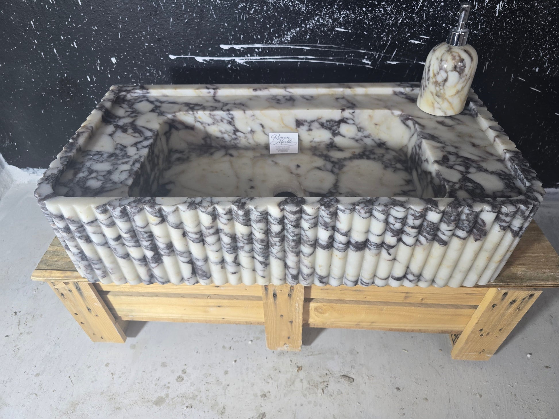 30’’ Calacatta Viola Fluted Marble Sink – Wall Mounted Floating Vanity – Luxury Bathroom Sink Handmade