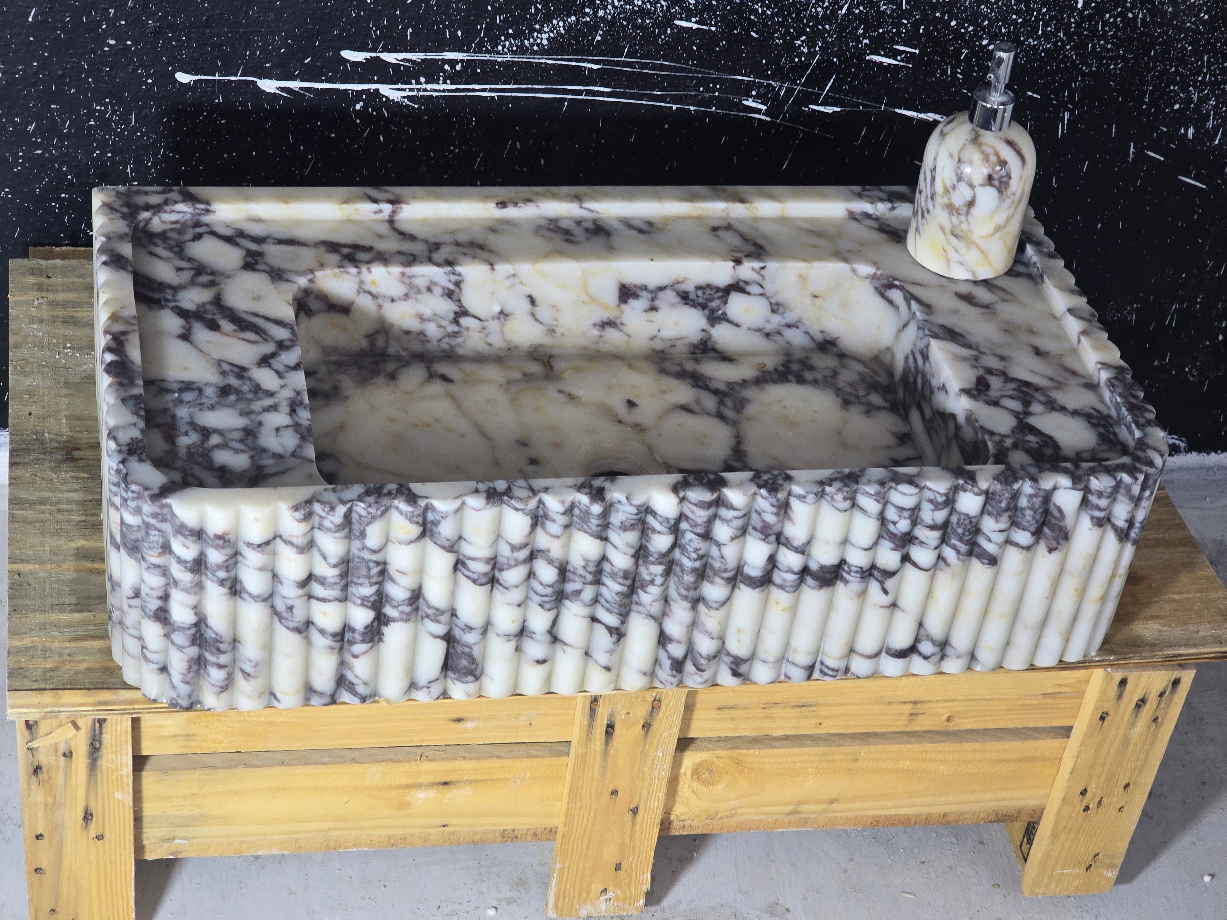 30’’ Calacatta Viola Fluted Marble Sink – Wall Mounted Floating Vanity – Luxury Bathroom Sink Handmade