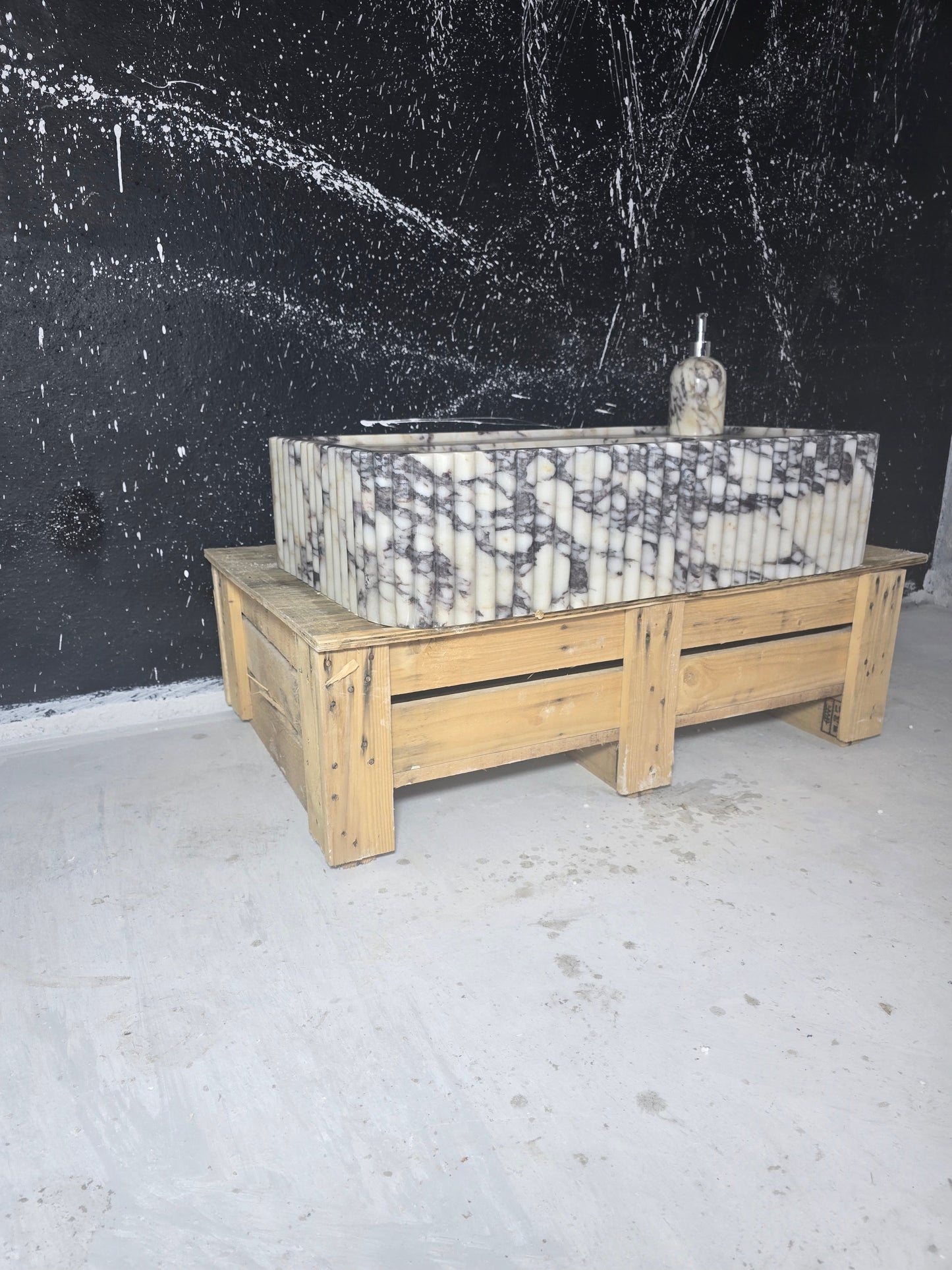30’’ Calacatta Viola Fluted Marble Sink – Wall Mounted Floating Vanity – Luxury Bathroom Sink Handmade