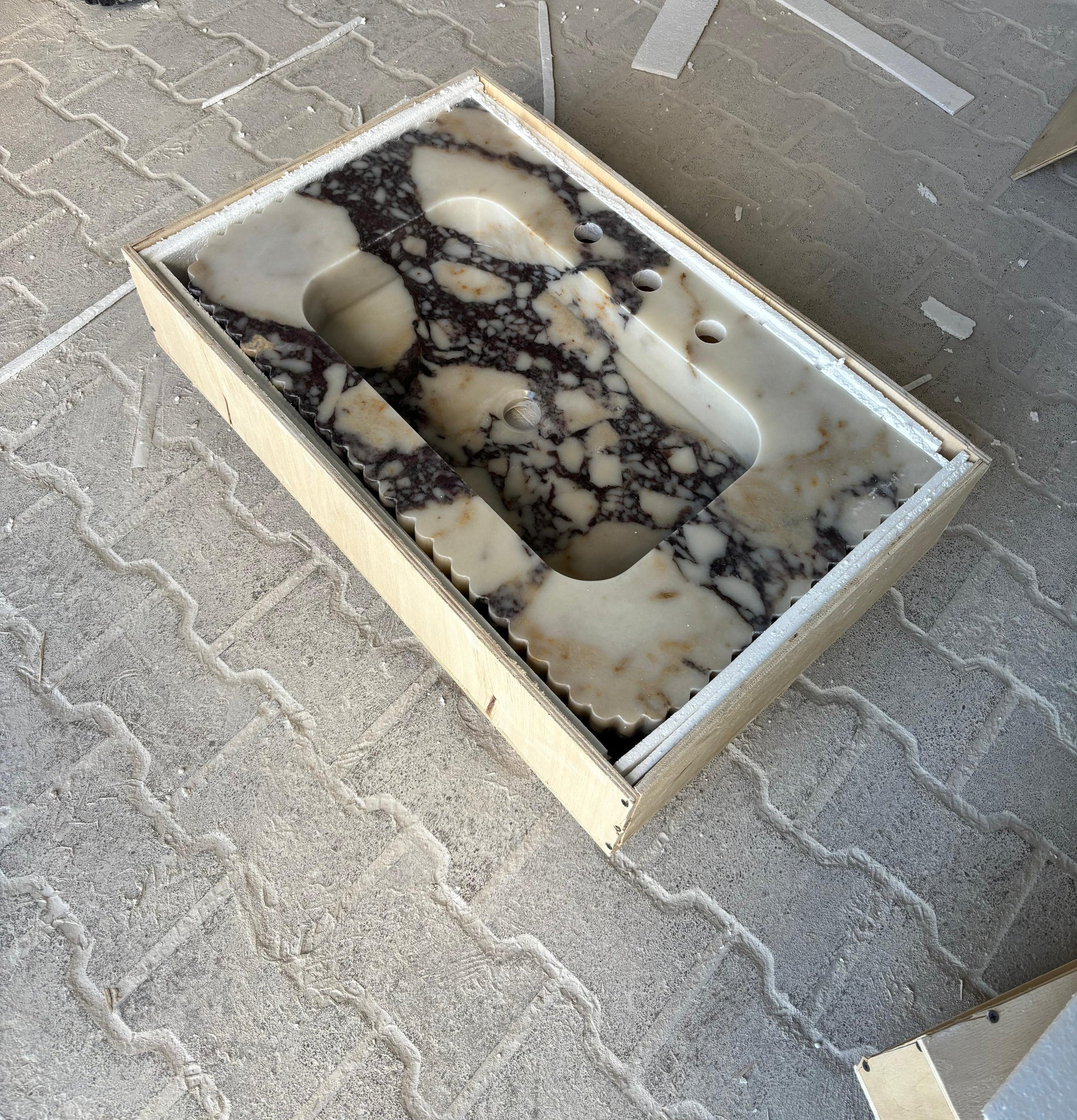 30’’ Calacatta Viola Marble Sink | Wall Mounted | Fluted