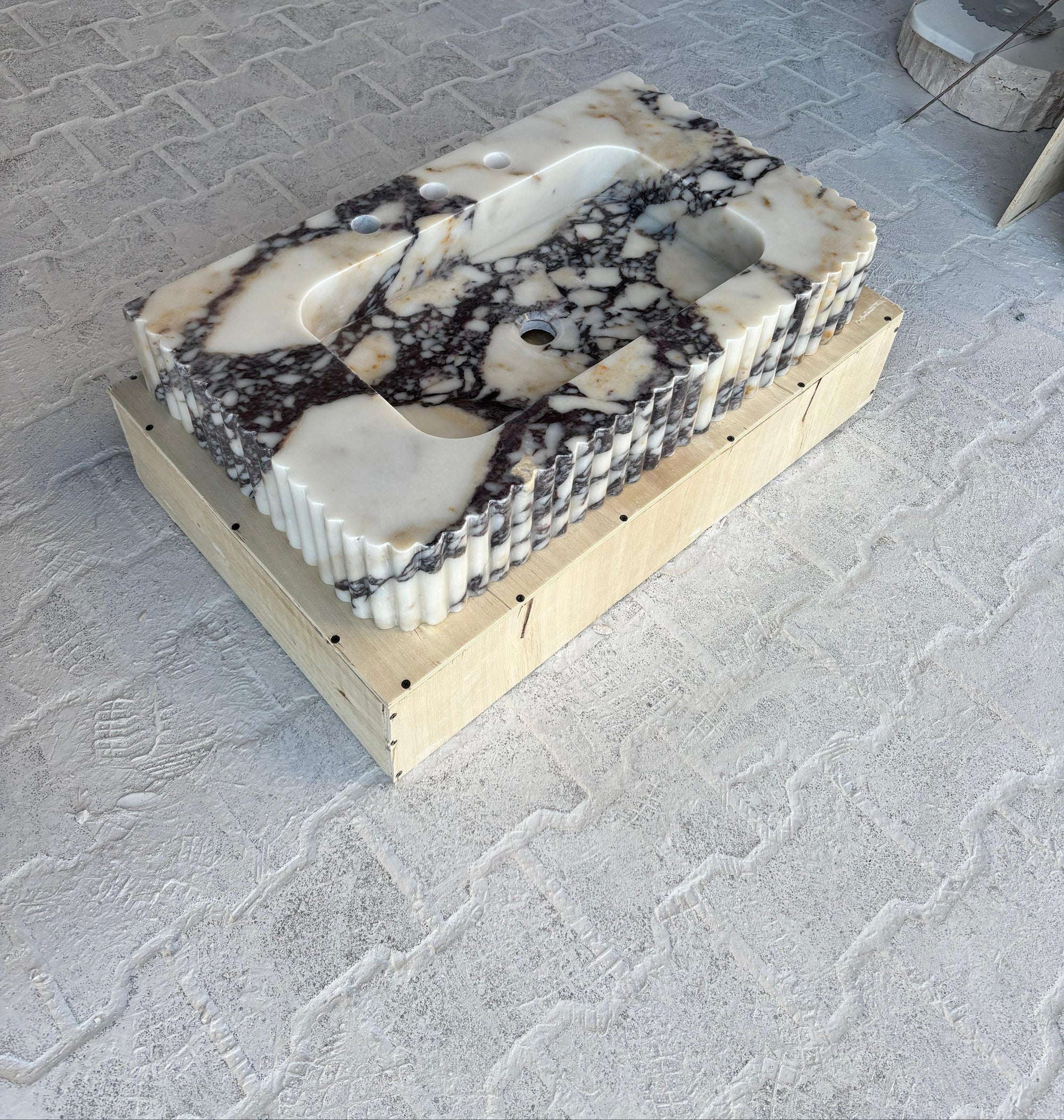 30’’ Calacatta Viola Marble Sink | Wall Mounted | Fluted