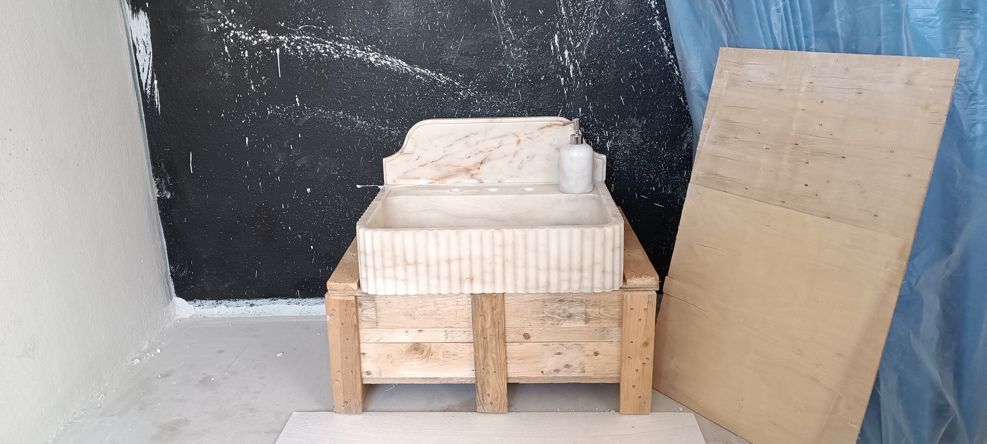 24" Calacatta Gold Fluted Marble Sink with backsplash