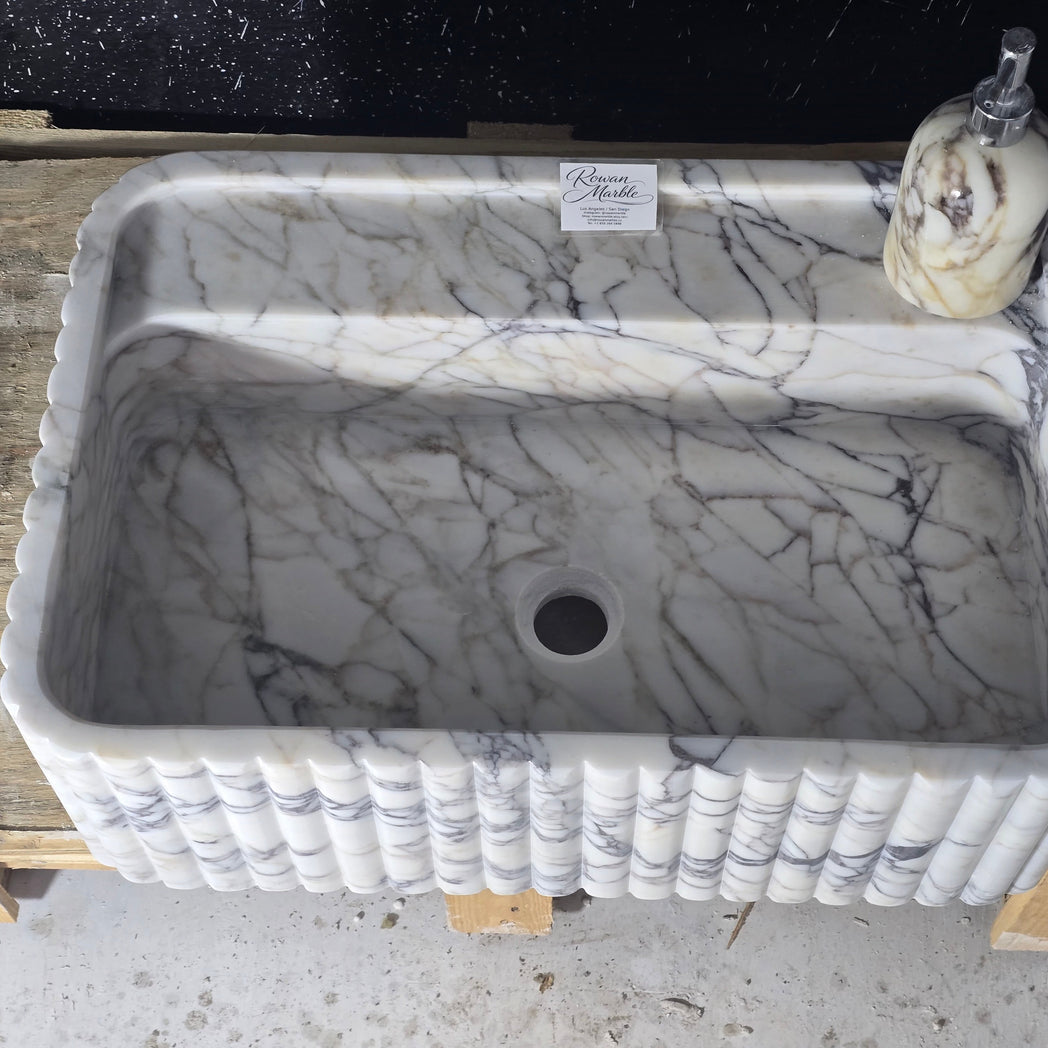 Calacatta Marble Sink 24’’ – Wall Mounted Floating Vanity – Luxury Bathroom Sink Handmade