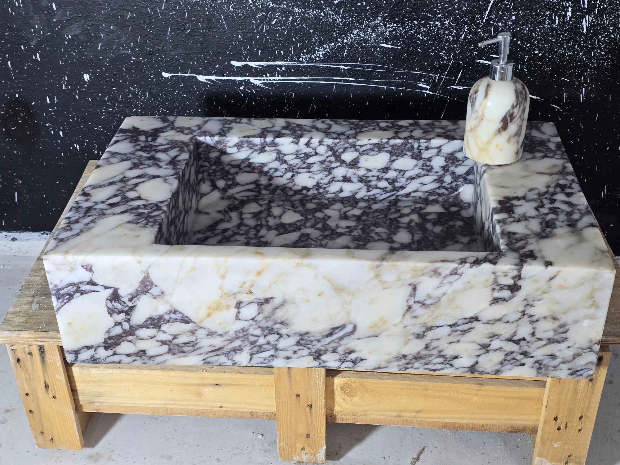 Calacatta Marble Sink – Wall Mounted Floating Vanity – Luxury Bathroom Sink Handmade