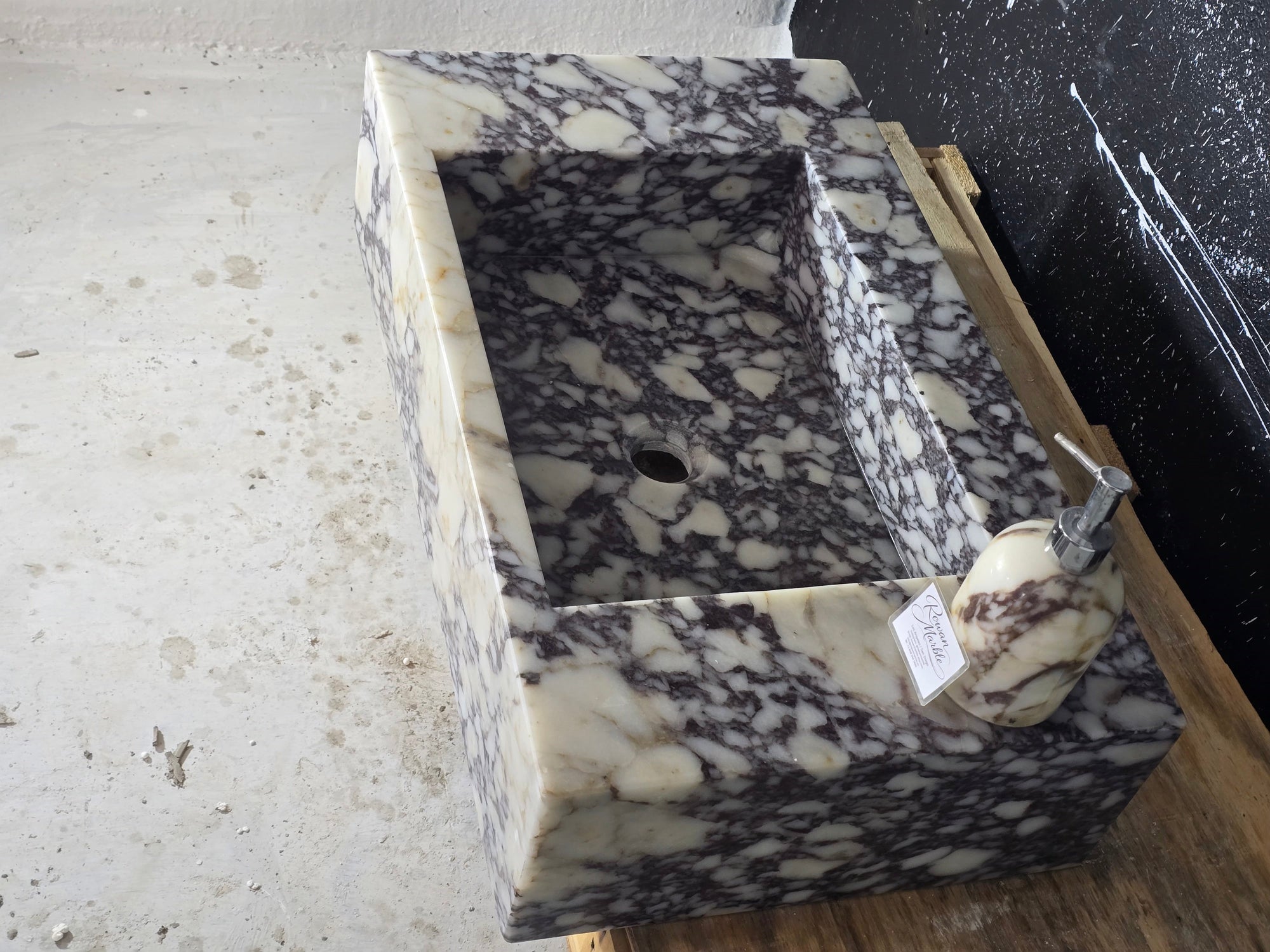 Calacatta Marble Sink – Wall Mounted Floating Vanity – Luxury Bathroom Sink Handmade