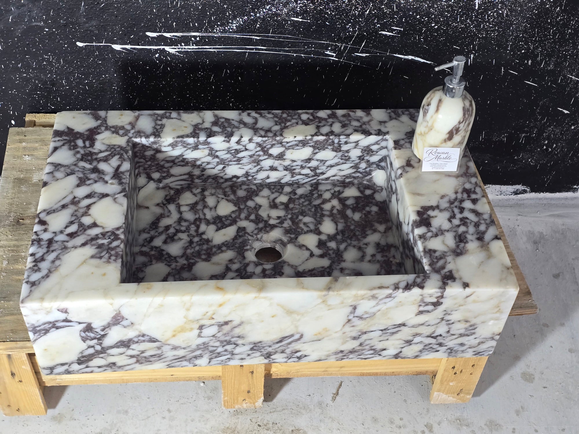 Calacatta Marble Sink – Wall Mounted Floating Vanity – Luxury Bathroom Sink Handmade