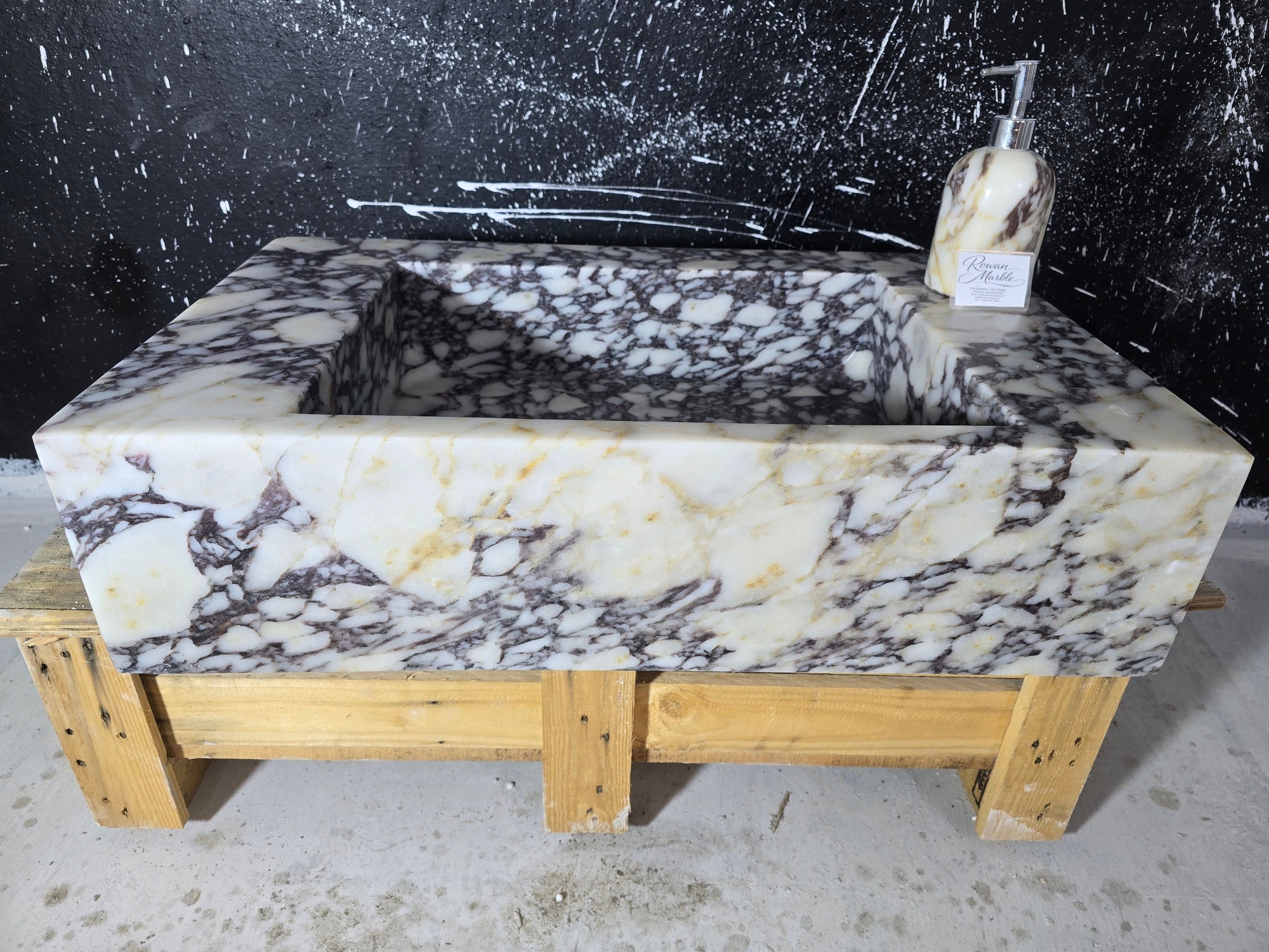 Calacatta Marble Sink – Wall Mounted Floating Vanity – Luxury Bathroom Sink Handmade