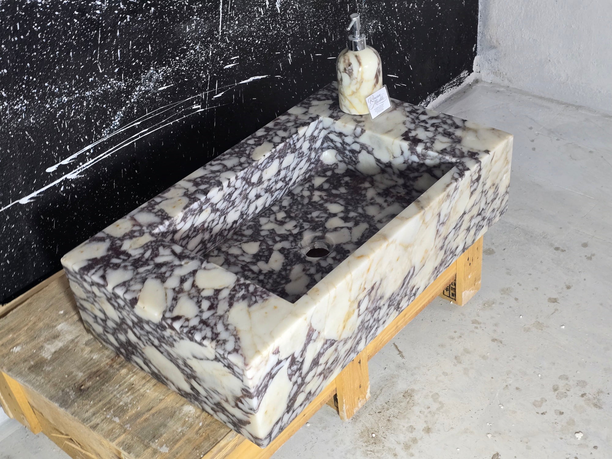 Calacatta Marble Sink – Wall Mounted Floating Vanity – Luxury Bathroom Sink Handmade