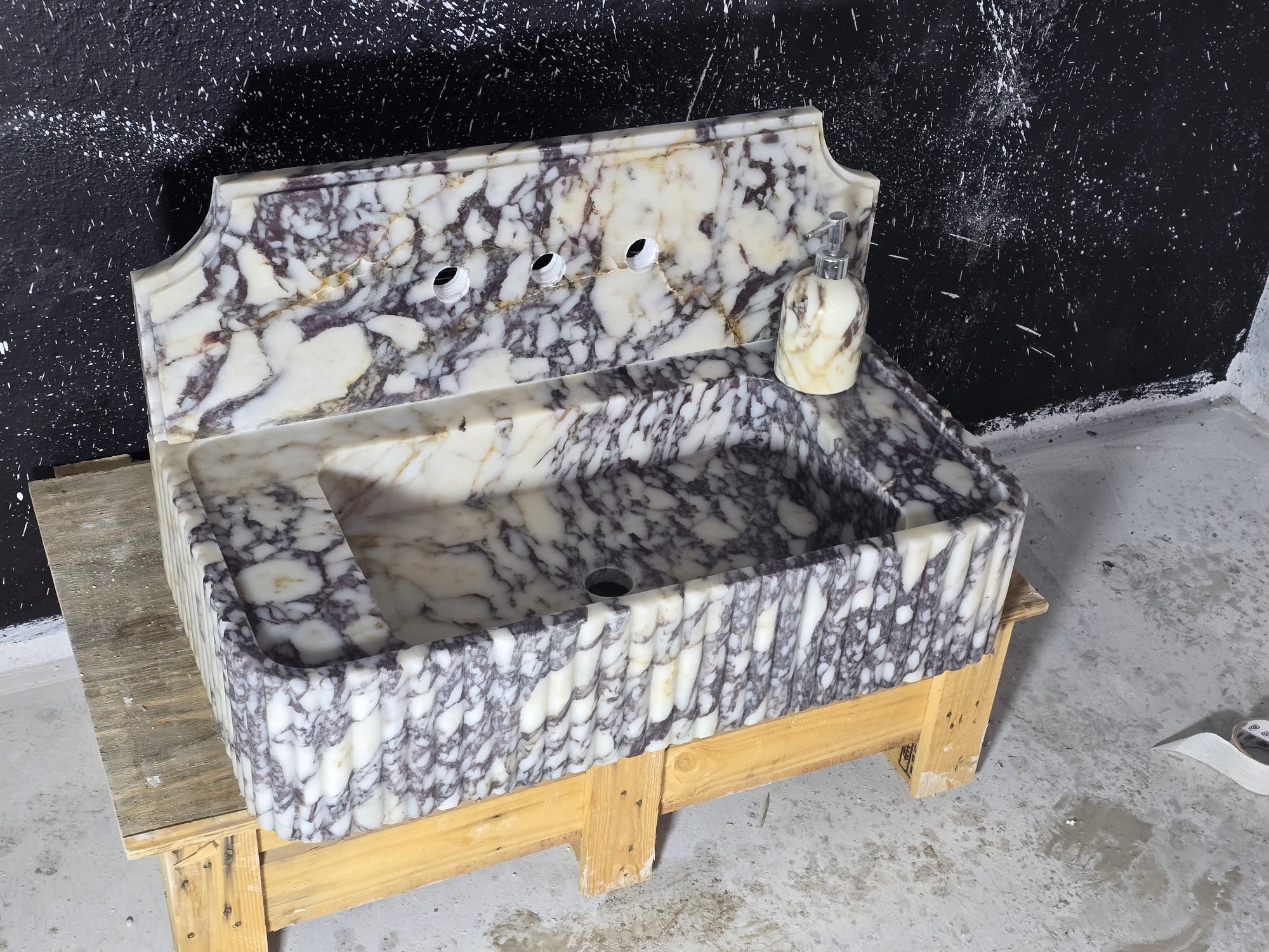 Calacatta Viola Fluted with 8’’ backsplash Marble Sink 30’’ – Wall Mounted Floating Vanity – Luxury Bathroom Sink