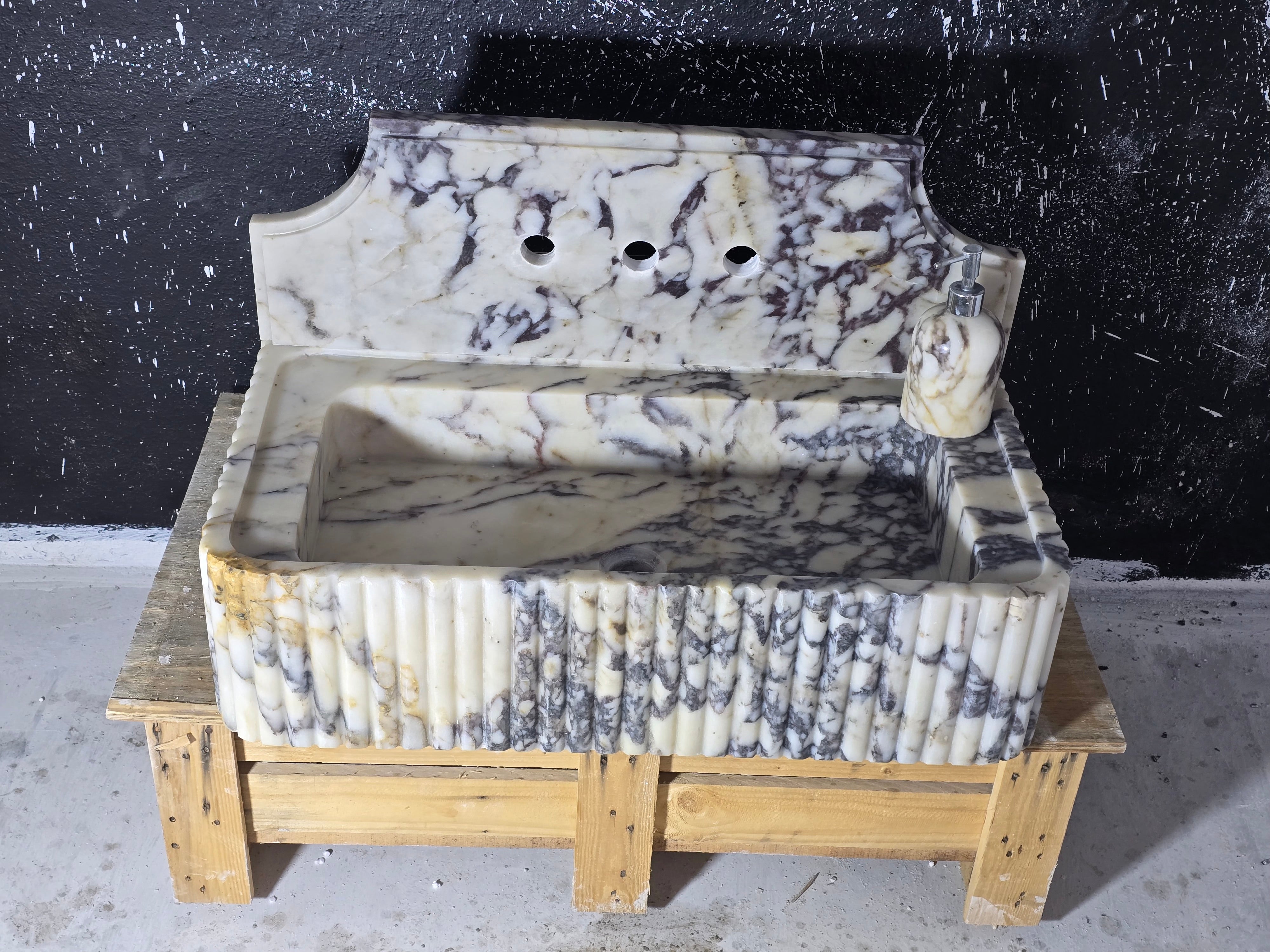 Calacatta Viola Fluted with 8’’ backsplash Marble Sink – Wall Mounted Floating Vanity – Luxury Bathroom Sink Handmade