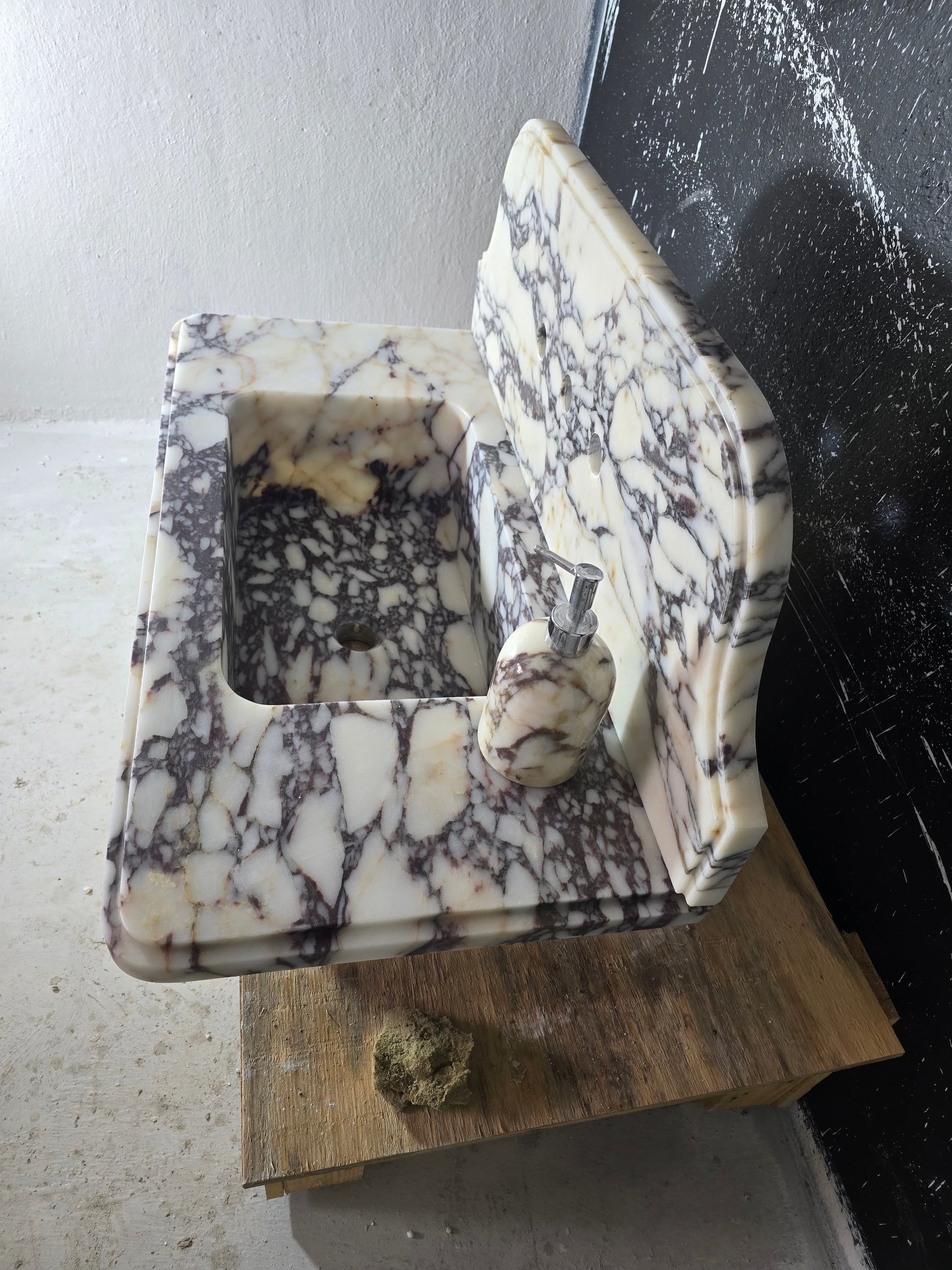 Calacatta Viola with backsplash Marble Sink 30’’ – Wall Mounted Floating Vanity – Luxury Bathroom Sink Handmade