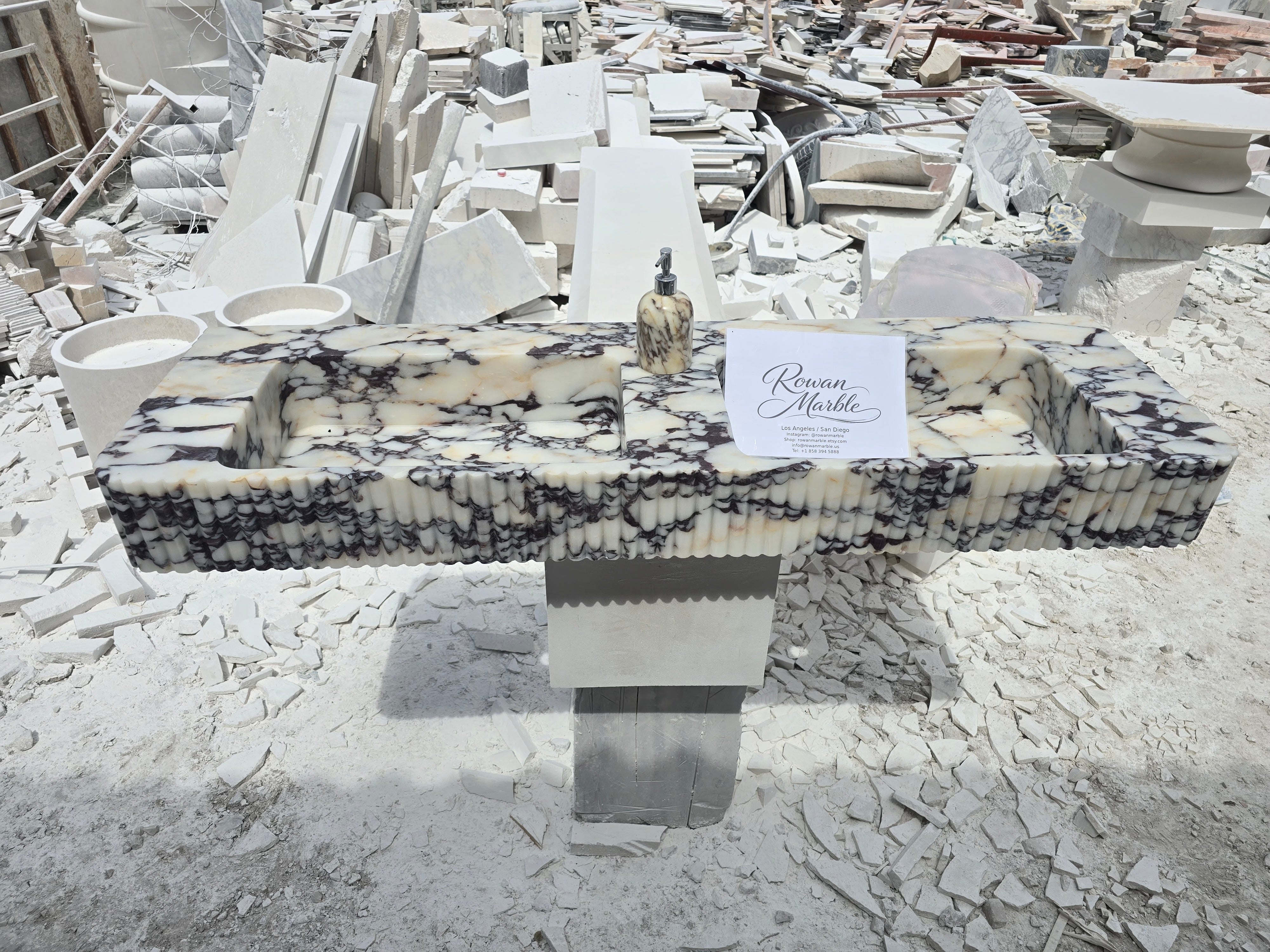 Double Fluted Monolithic Marble Sink 60’’