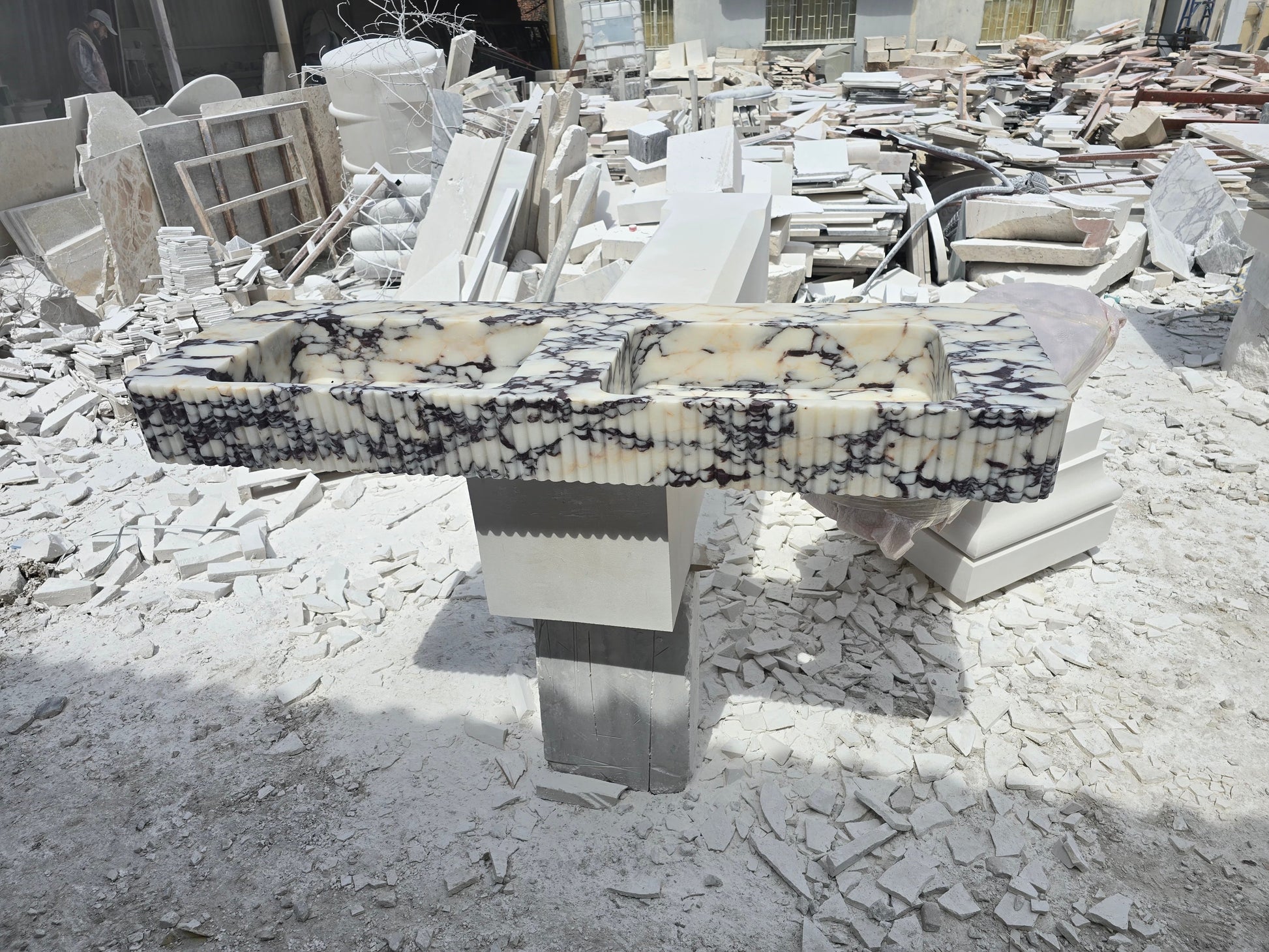 Double Fluted Monolithic Marble Sink 60’’