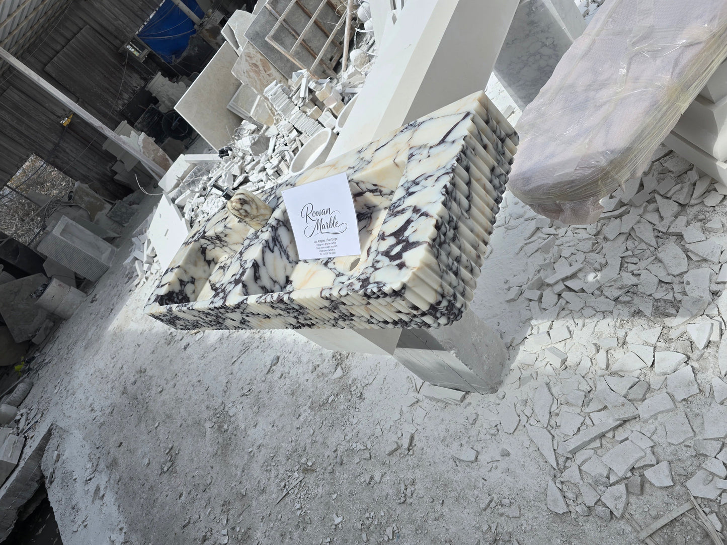 Double Fluted Monolithic Marble Sink 60’’