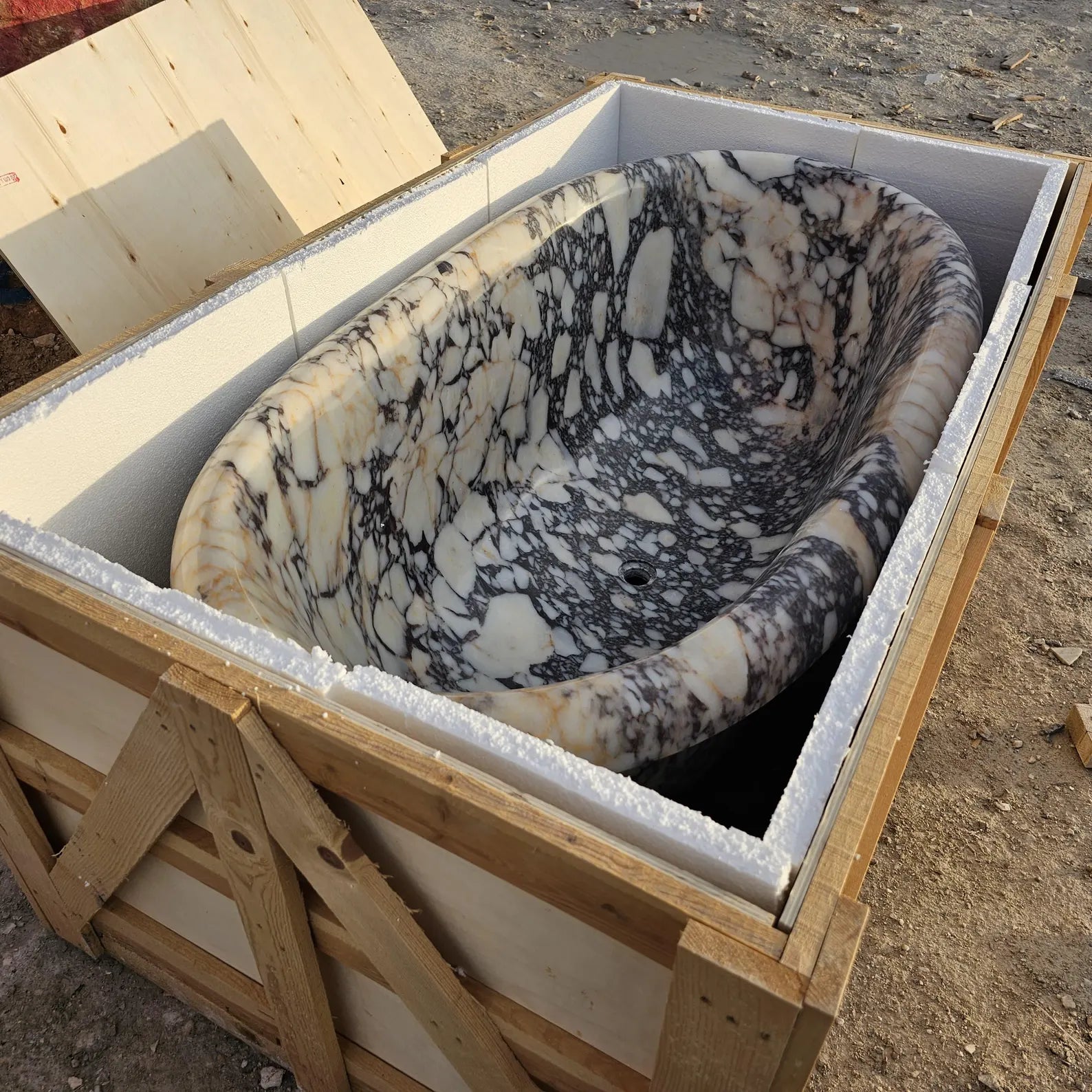 Calacatta Viola Marble Bathtub