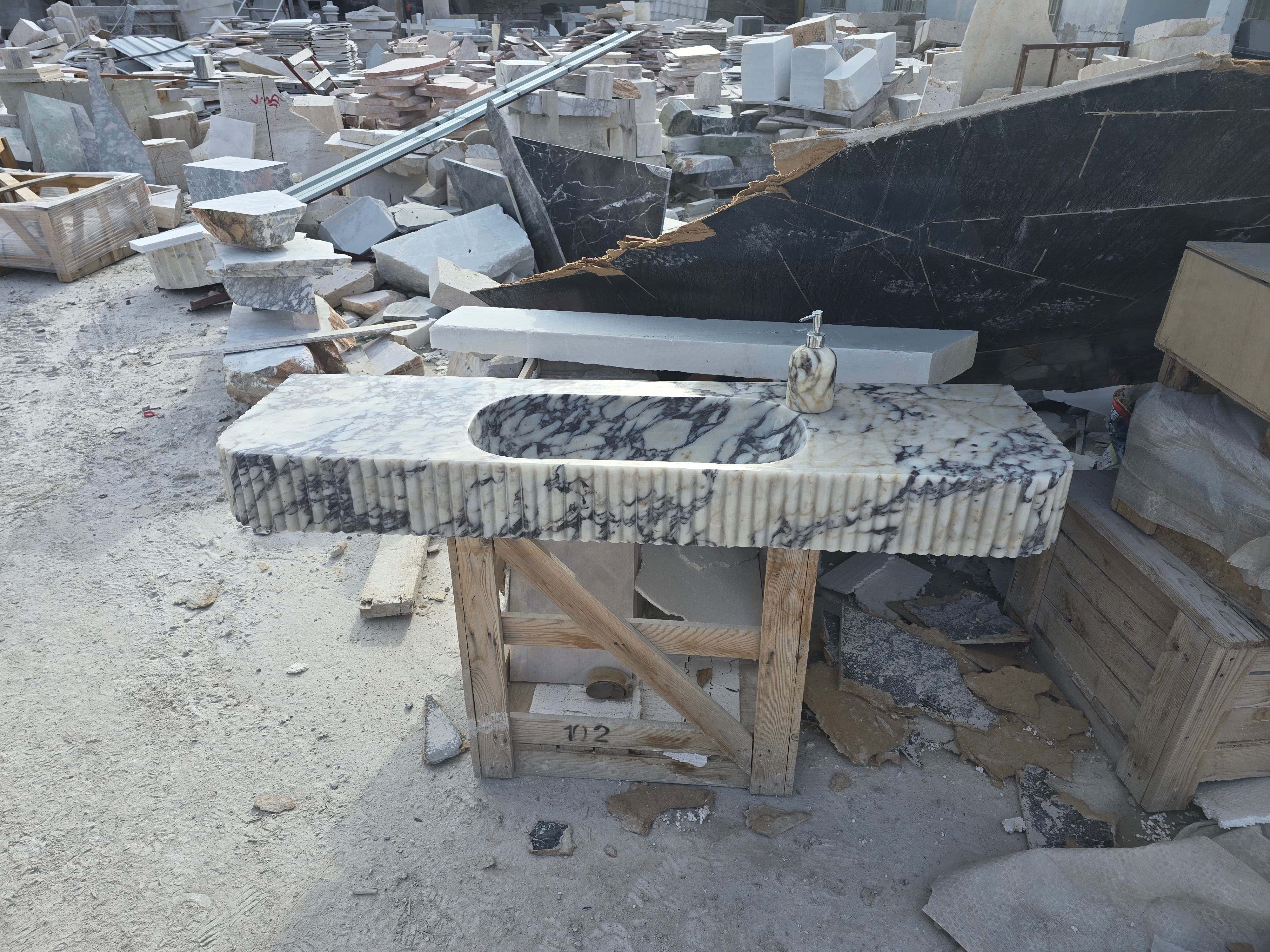 Large Calacatta Viola Fluted Marble Sink 60’’ – Wall Mounted Floating Vanity – Luxury Bathroom Sink Handmade
