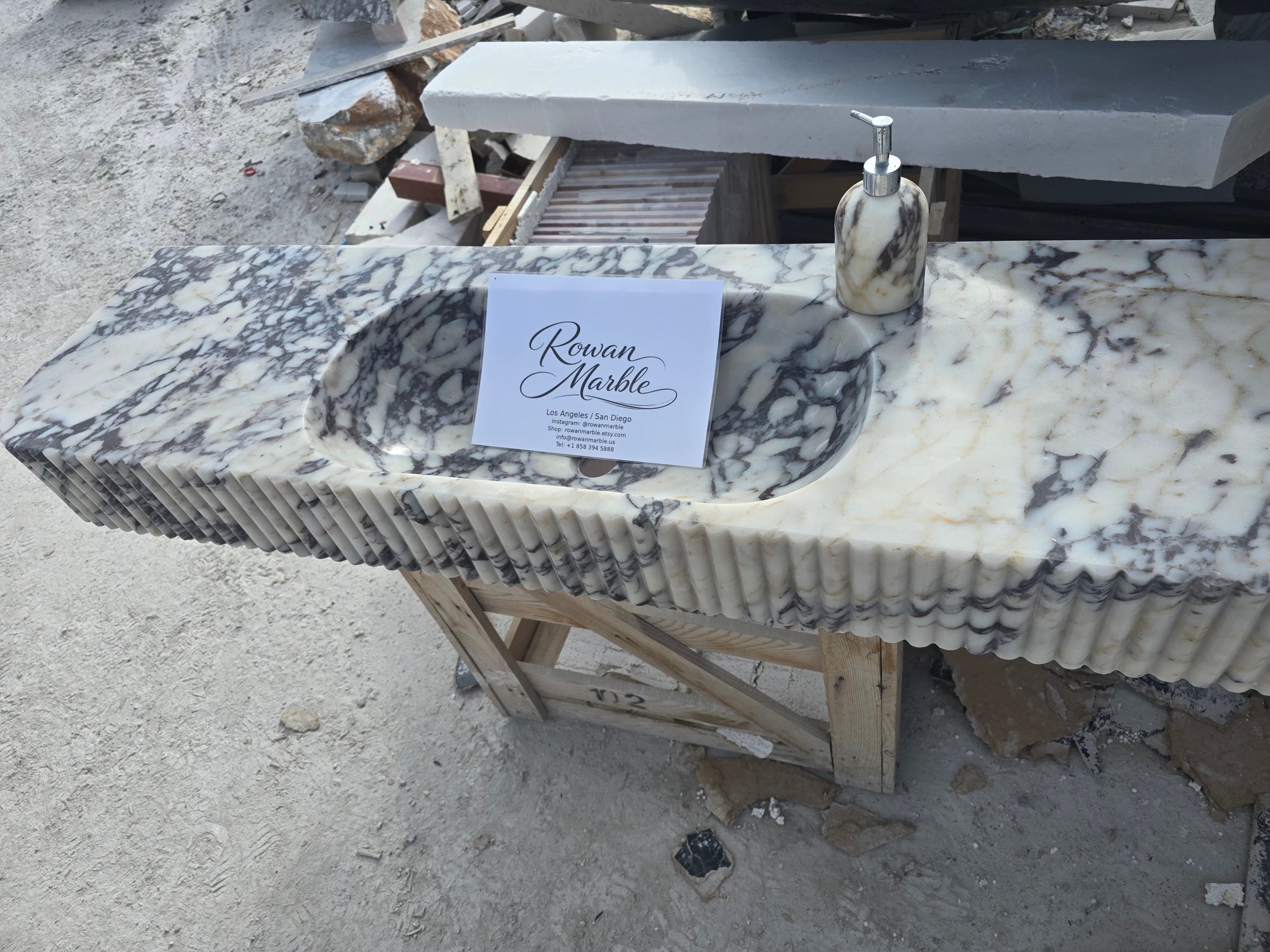 Large Calacatta Viola Fluted Marble Sink 60’’ – Wall Mounted Floating Vanity – Luxury Bathroom Sink Handmade